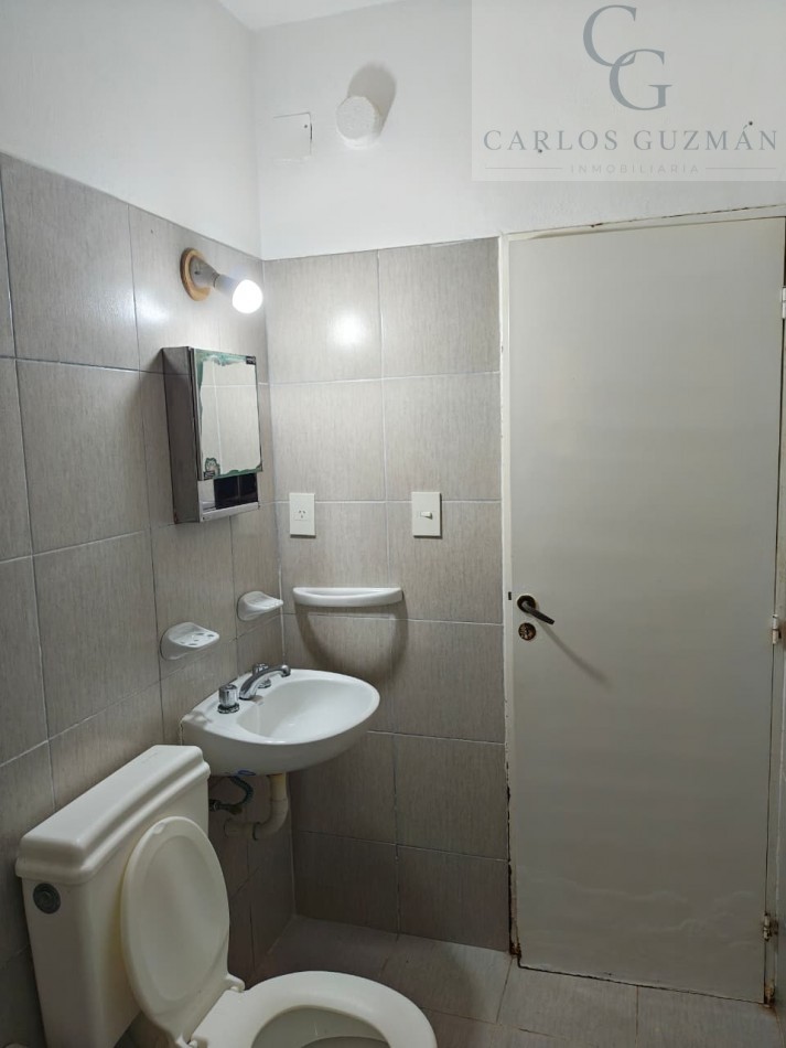 SE ALQUILA HERMOSA CASA AMPLIA!