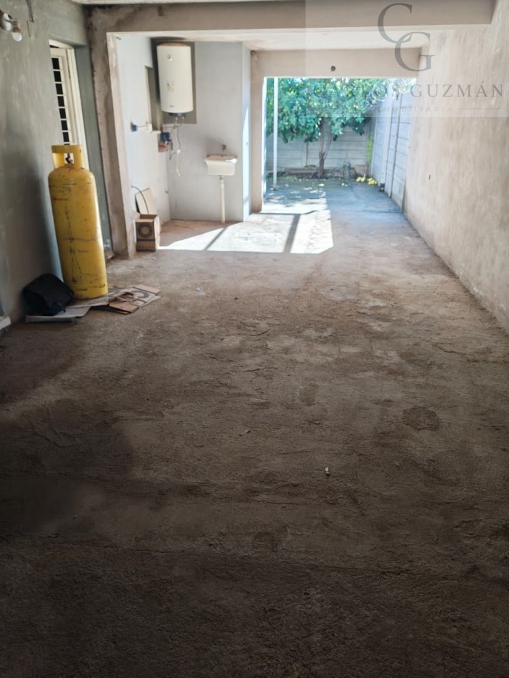 SE ALQUILA HERMOSA CASA AMPLIA!